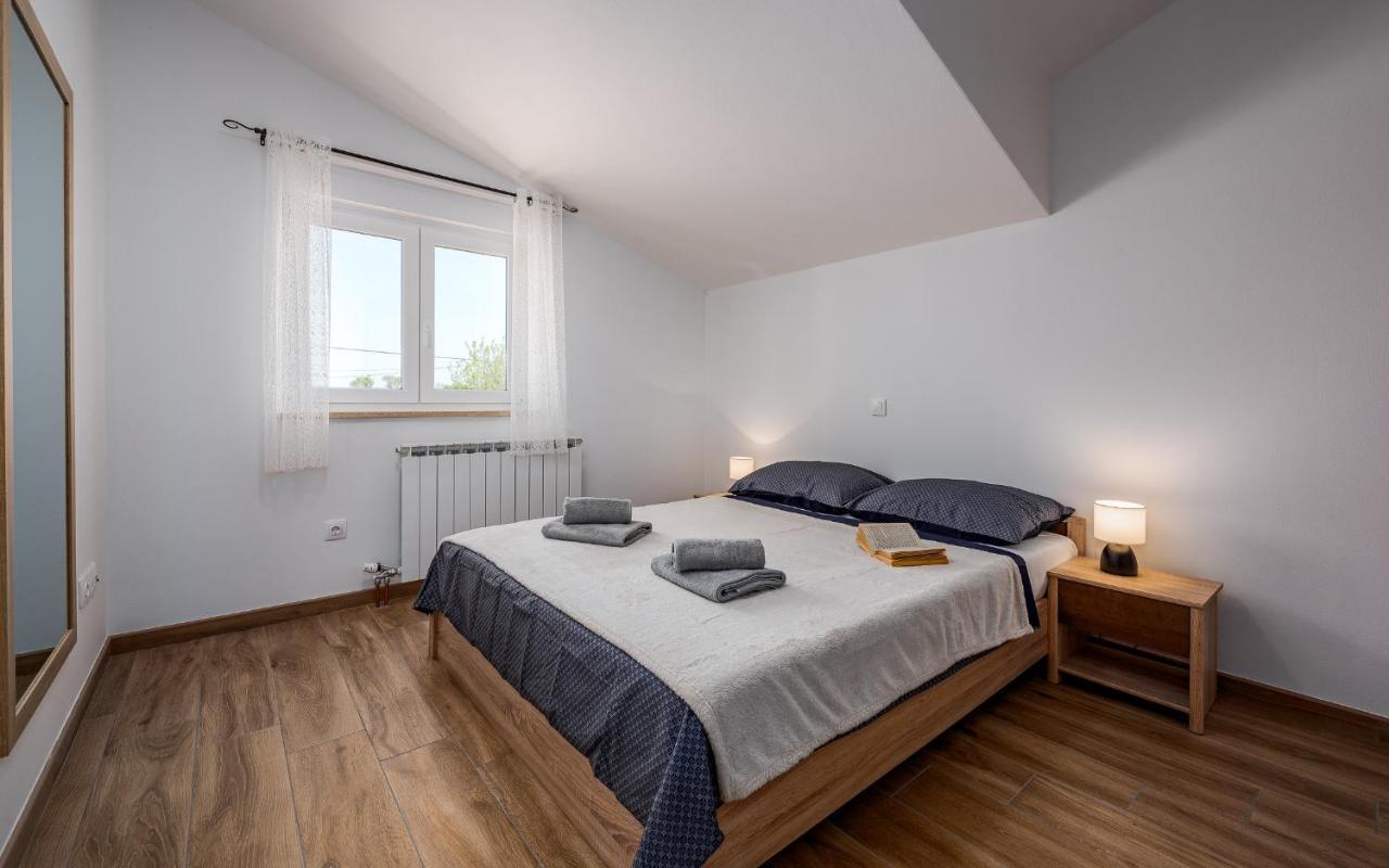 Apartments Nelle Pula Exterior photo