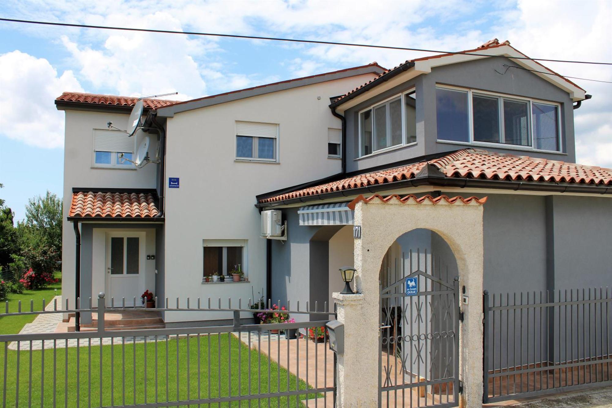 Apartments Nelle Pula Exterior photo
